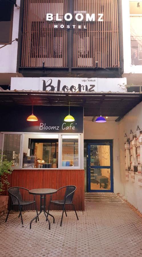 Bloomz Hostel チエンマイ エクステリア 写真