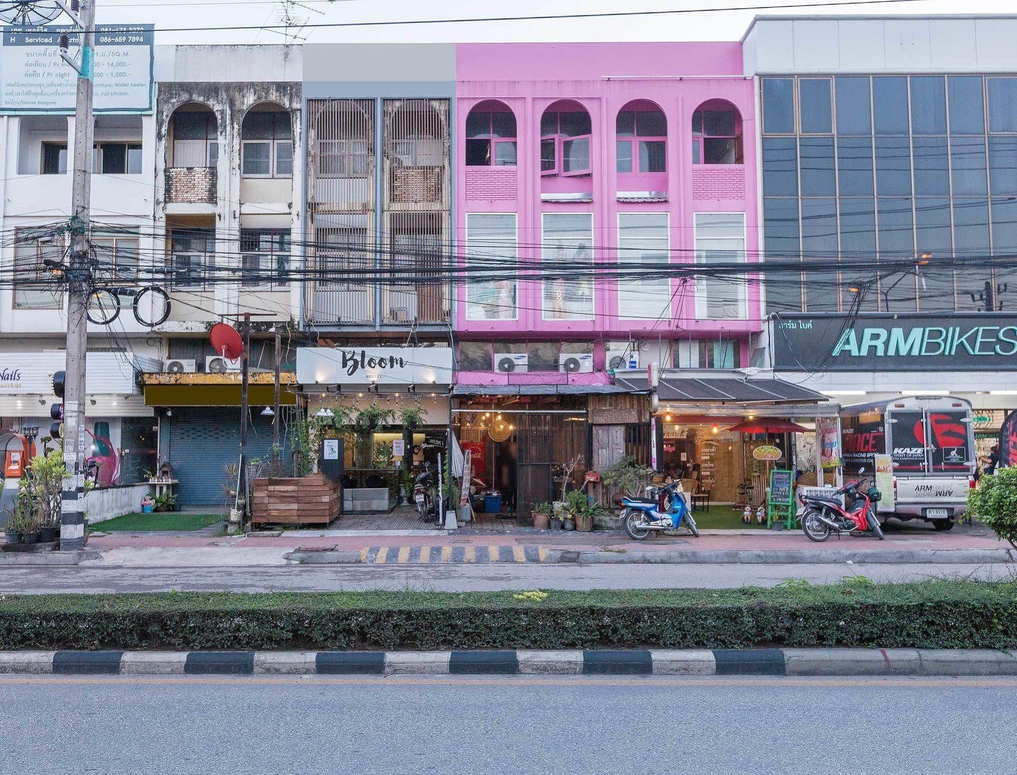 Bloomz Hostel チエンマイ エクステリア 写真